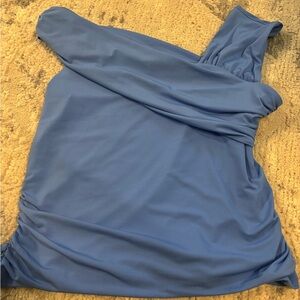 Abercrombie & Fitch One-Shoulder shirt in Blue
